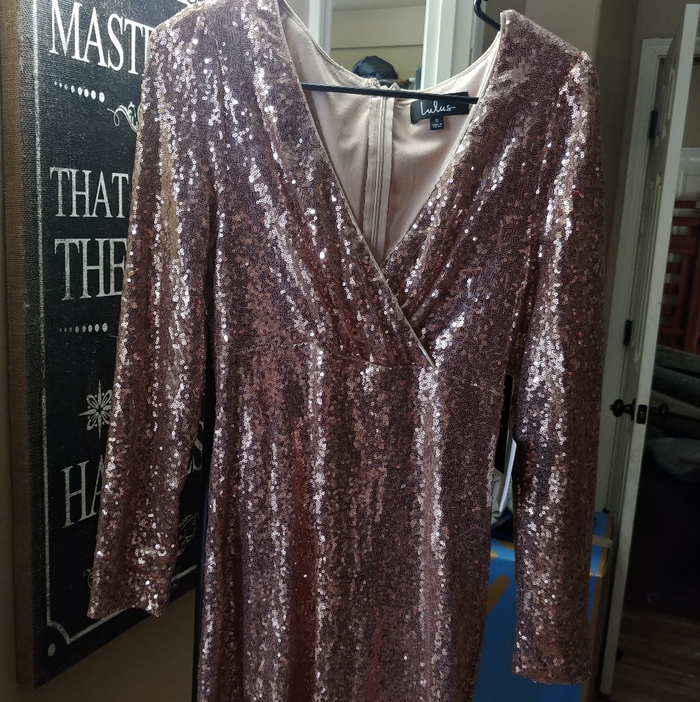 Beautiful rose gold sparkly dress